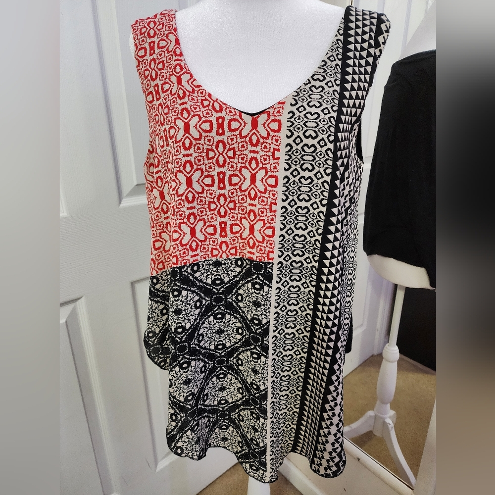 💞3/$24💞 Monroe and Main sleeveless tunic size L